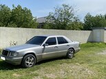 Mercedes 220 E-2