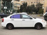 Hyundai Accent-4