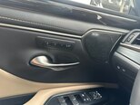 Lexus ES 300h-14