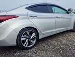 Hyundai Elantra-4