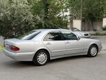 Mercedes E 270-6