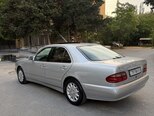 Mercedes E 270-8