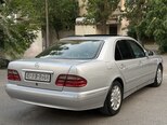 Mercedes E 270-11