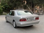 Mercedes E 270-9
