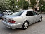 Mercedes E 270-10