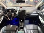 Hyundai Accent-14
