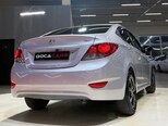 Hyundai Accent-10
