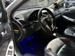 Hyundai Accent-12