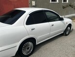 Nissan Sunny-6