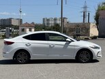 Hyundai Elantra-5