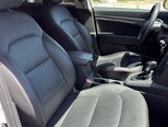 Hyundai Elantra-8