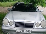 Mercedes E 240-1