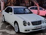 Mercedes E 220-1