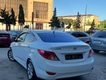 Hyundai Accent-7