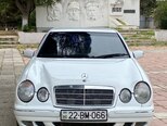 Mercedes E 290-1