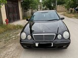 Mercedes E 270-1