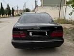 Mercedes E 270-4