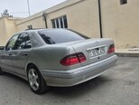 Mercedes E 240-4