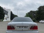 Mercedes E 240-4