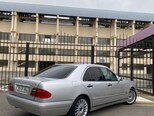 Mercedes E 240-9
