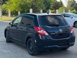 Nissan Tiida-12