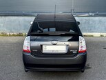 Toyota Prius-12
