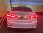 Hyundai Elantra-17