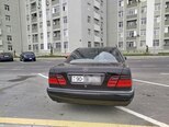 Mercedes E 240-4