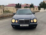 Mercedes E 240-1