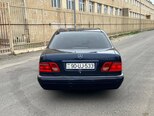 Mercedes E 240-4