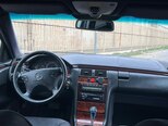 Mercedes E 240-8