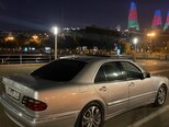 Mercedes E 200-10