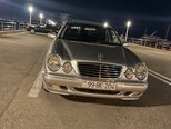 Mercedes E 200-11