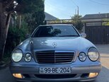 Mercedes E 200-4