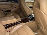 Porsche Panamera 4S-7