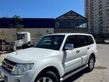 Mitsubishi Pajero-4