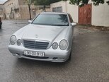 Mercedes E 240-1