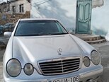 Mercedes E 240-1