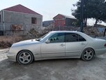 Mercedes E 240-4