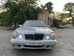 Mercedes E 270-1