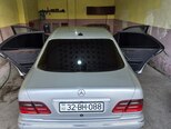 Mercedes E 270-2