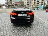 Hyundai Elantra-10