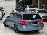Mercedes E 220-11