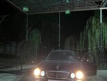 Mercedes E 220-3