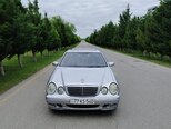 Mercedes E 220-1