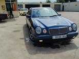 Mercedes E 220-11