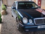 Mercedes E 220-17