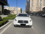 Infiniti QX70-1