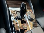 BMW 530e-12