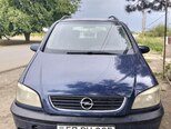 Opel Zafira-5